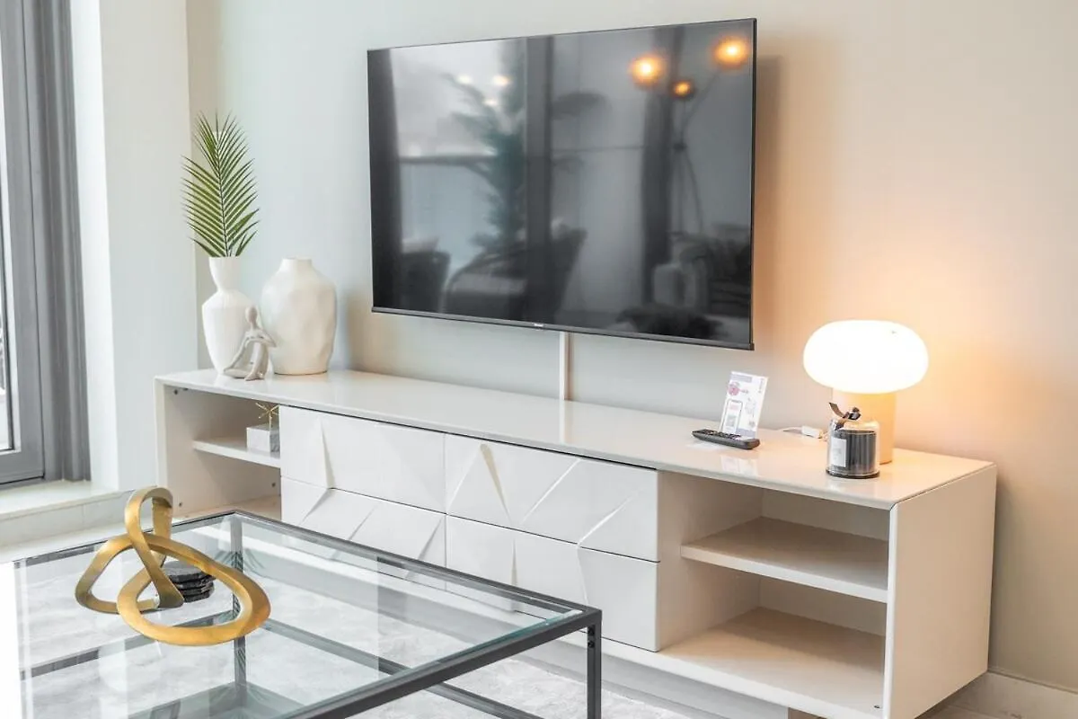 Trendy 1-Bedroom Apartment In Business Bay Dubai